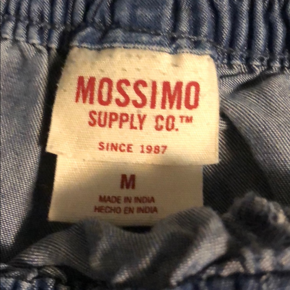 Shorts - Picture 2 of 3